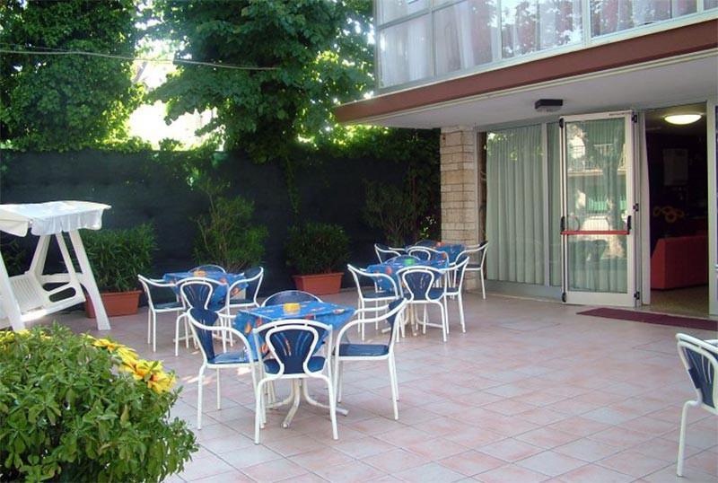 Hotel Bacco Rimini Exterior foto